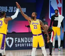 天博体育-赛前体能课后，洛杉矶湖人刷新队史纪录备战欧超杯，话题不断，轮换策略成焦点